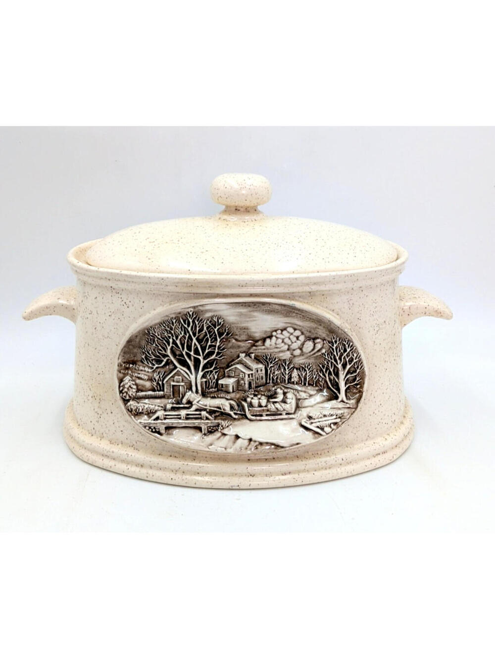 VTG 70's Ceramic Hershey 3D Homestead Country Farm Scene Soup Tureen **READ**